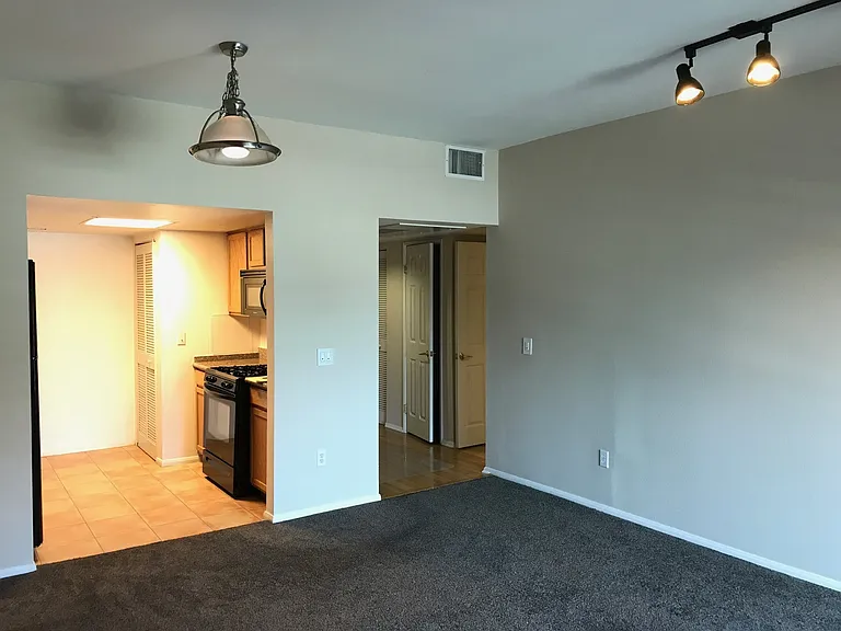 11124 Burbank Blvd #201 — Photo 10