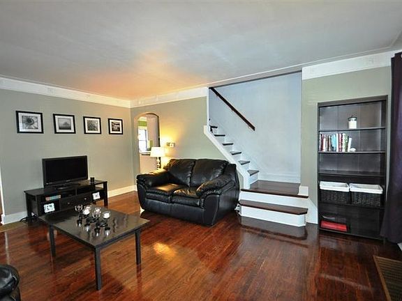 4th image of 3271 Pickbury Dr