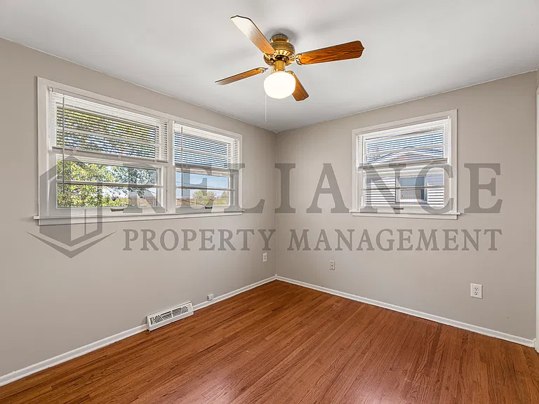 1440 N Community Dr — Photo 14
