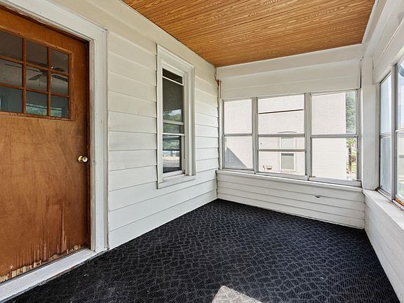 5th image of 308 E Sherman Ave