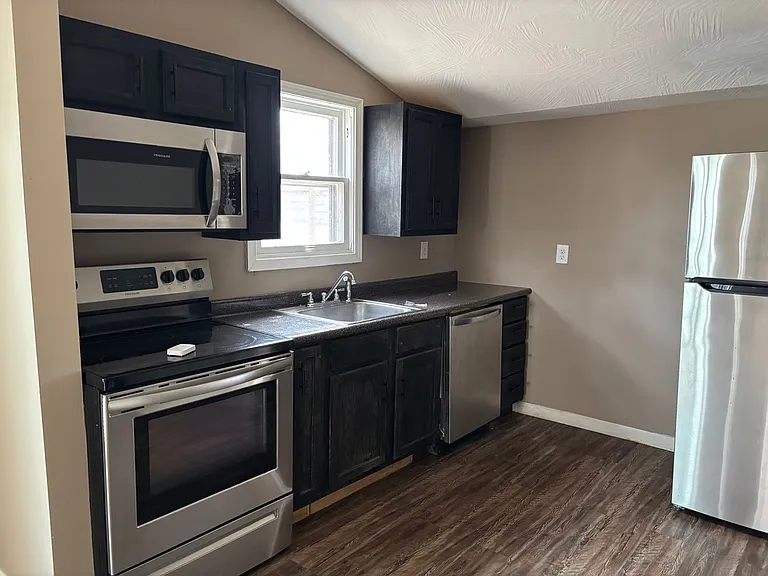 2127 N Boonville Ave — Photo 13