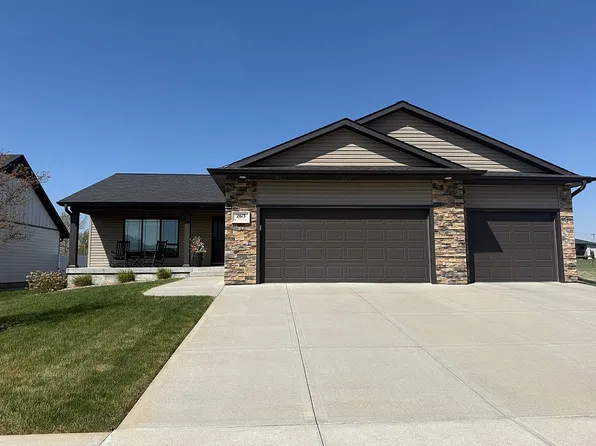 2613 Merle Ave, Hastings, NE 68901
