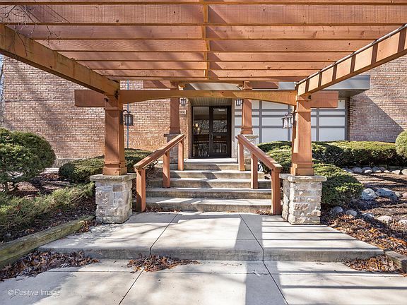 3rd image of 5810 Oakwood Dr Unit 1B