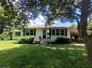 879 W 5th St, Hamilton, ON L9C5R4