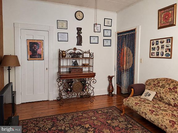 2nd image of 87 Broadway #89