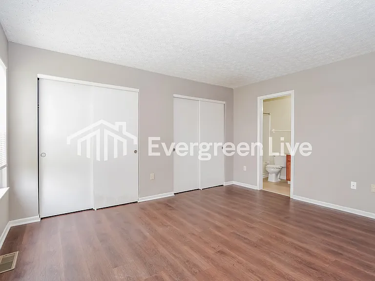 1720 E 24th Ave — Photo 9