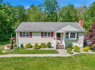 519 Horse Pond Rd, Madison, CT 06443