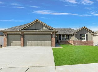 2111 N 21st St, Ozark, MO 65721