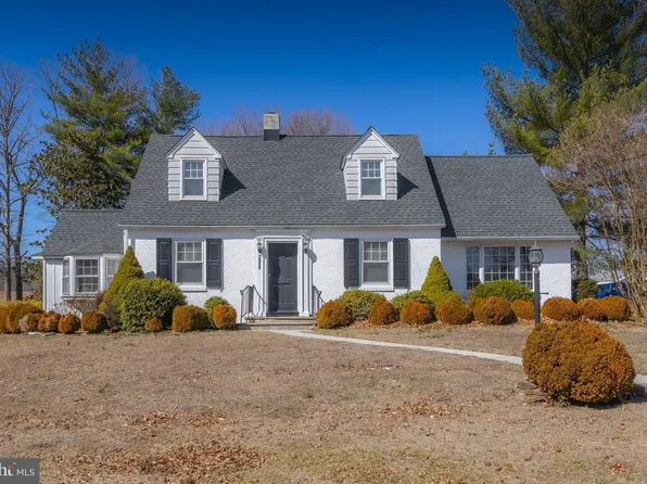 228 Center St, Sewell, NJ 08080