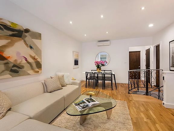 2nd image of 125 W 56th St APT 2A