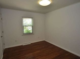 20364 White Oak Dr, Sterling, VA 20165