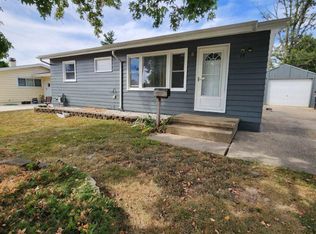 18 Peggy Ann Dr, Decatur, IL 62521