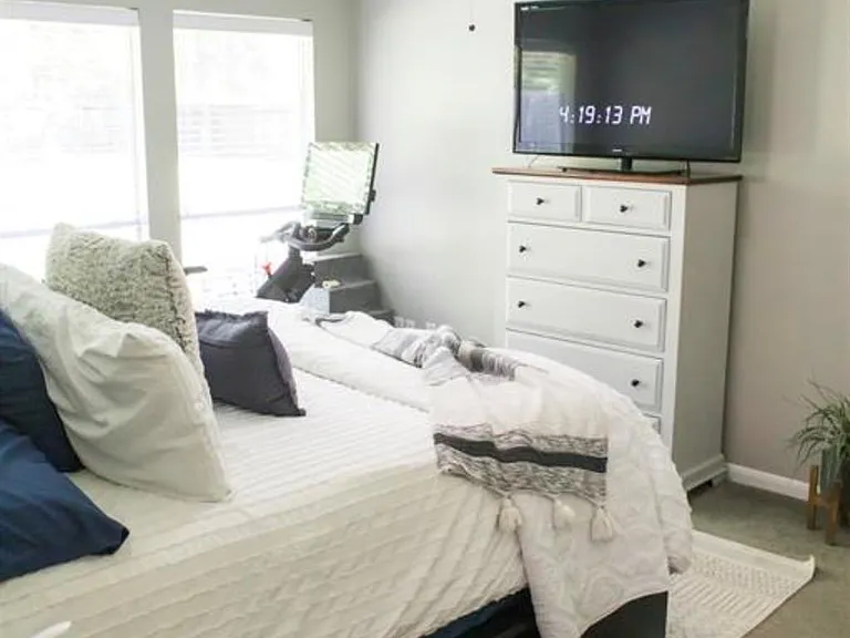 810 Shadberry Dr — Photo 8