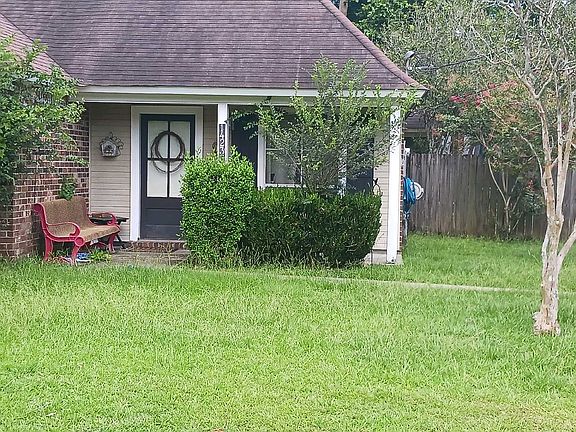 3rd image of 14238 Parkridge Dr