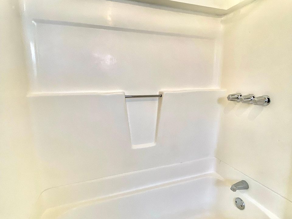 1st image of 231 Melrose Ave #1