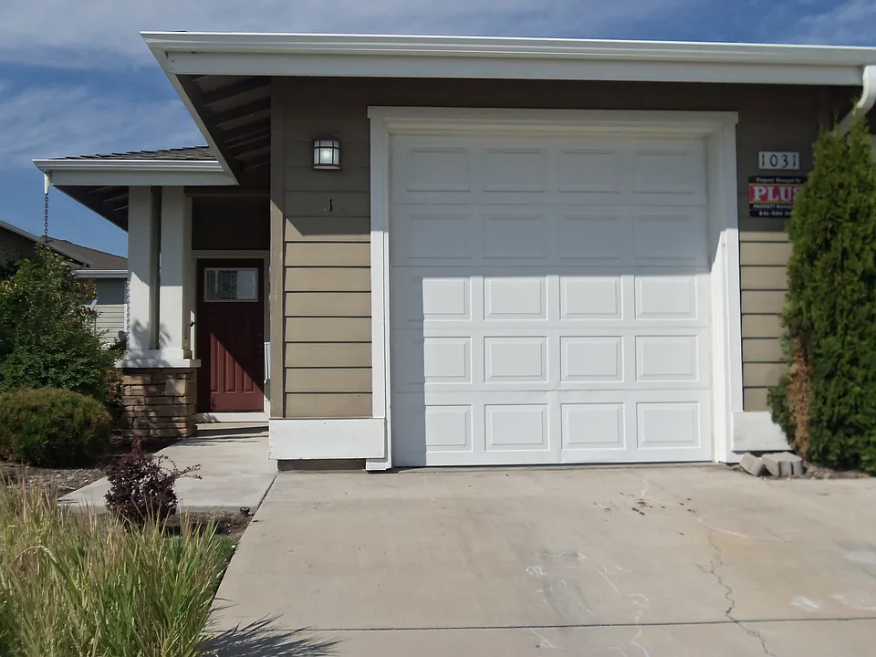 1031 NE Watt Way #1