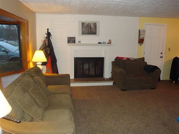 3rd image of 1125 Highview Dr