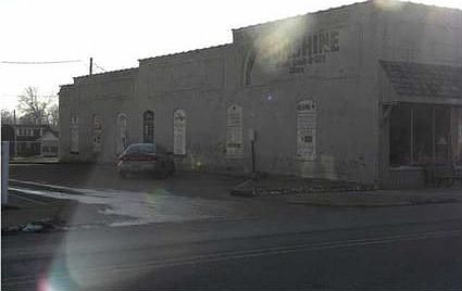 3rd image of 117 E Broadway St