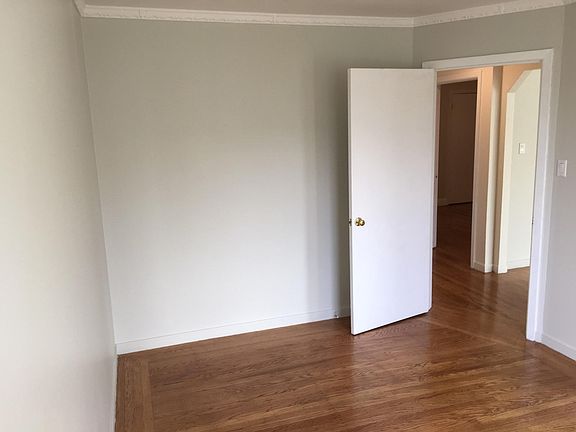 2nd image of 107 E Moltke St APT 4