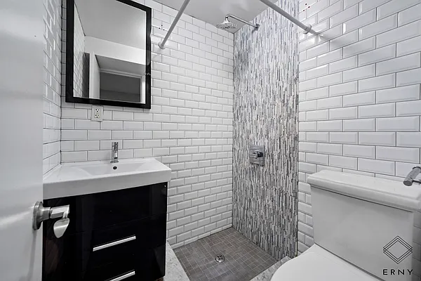 Rented by ERNY LLC | media 32