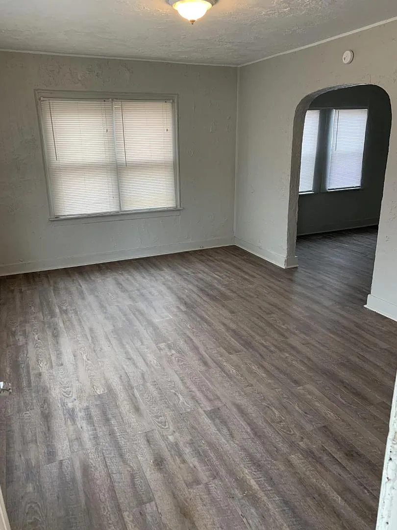 1829 E Madison St — Photo 3