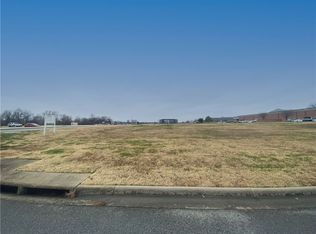 SE Plaza Ave, Bentonville, AR 72712