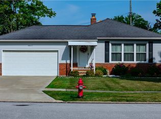 6417 Eastondale Rd, Mayfield Heights, OH 44124