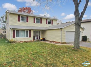 1036 W Park Place Dr, Bartlett, IL 60103