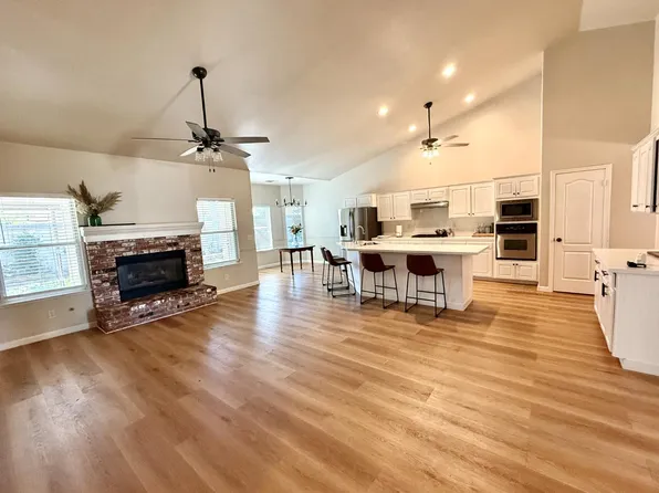 10223 N Price Ave, Fresno, CA 93730