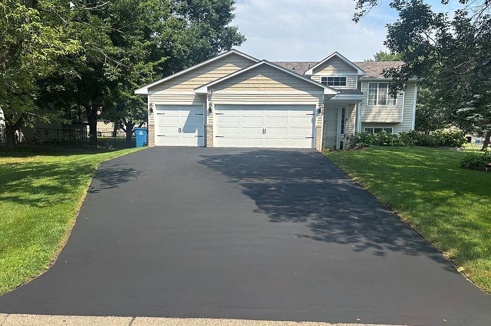 1st image of 13413 Riverview Dr NW