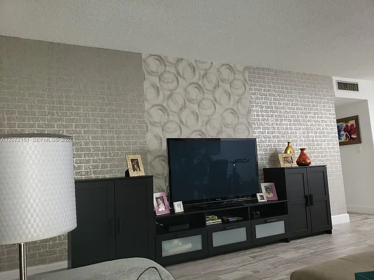 900 NE 12th Ave #302 — Photo 11