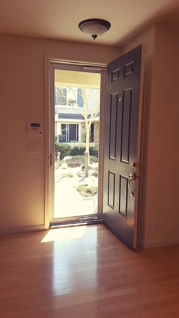 Dublin Sonoma Green - Beautiful Townhome 3 Bed, 2.5 Bath, new carpet, Community Pool — Photo 4