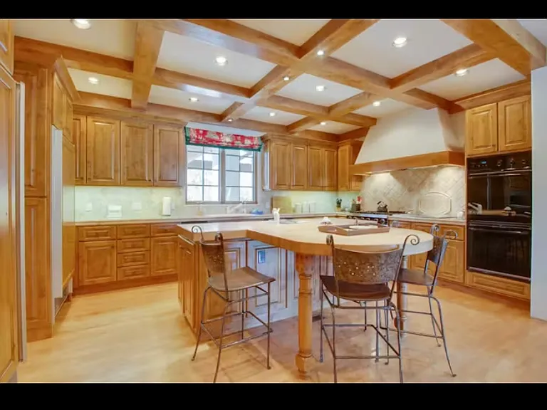 303 Wall St — Photo 18