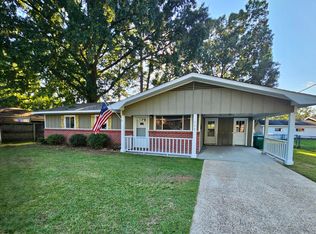 202 Robin Dr, Petal, MS 39465