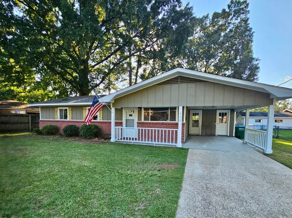 202 Robin Dr, Petal, MS 39465