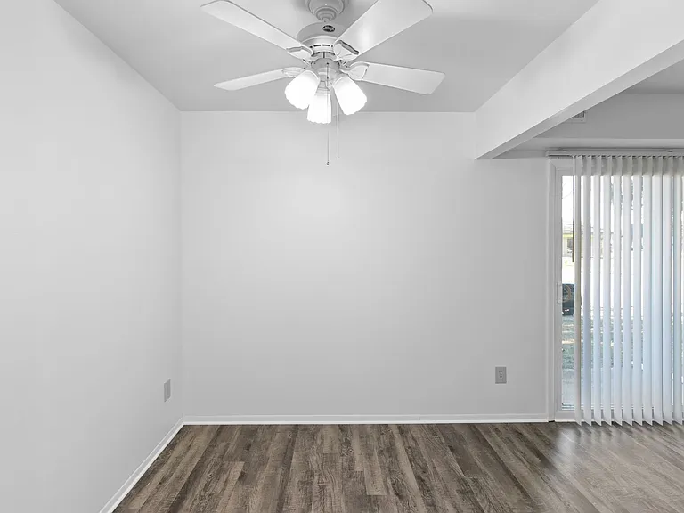 220 Park St — Photo 11