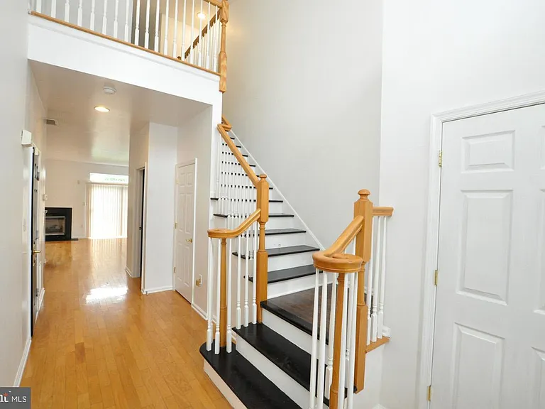 328 Helen Dr — Photo 3