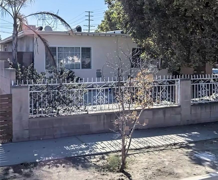 1st image of 11818 Pendleton St