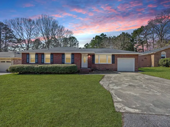 1264 Fort Dr, Hanahan, SC 29410