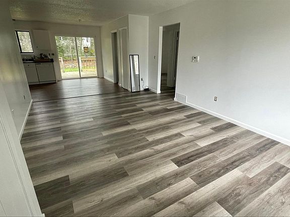 2nd image of 13974 152nd Ave