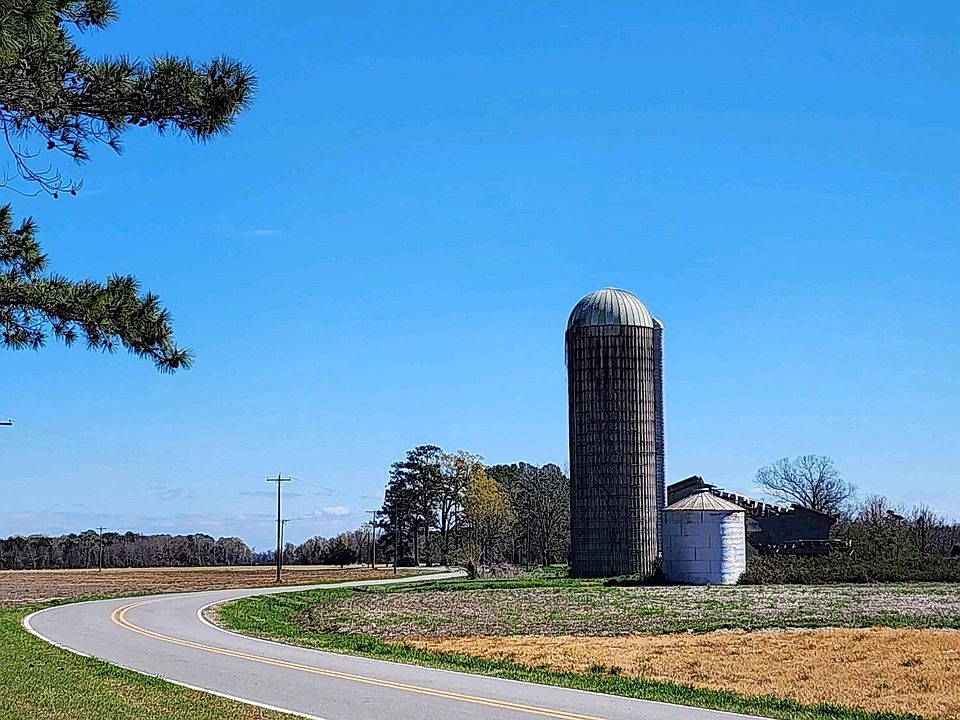2nd image of 5 Cross Neck Road