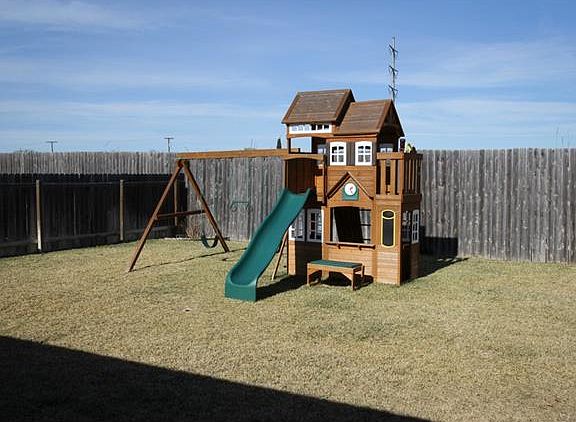 5th image of 812 Abbeyglen Castle Dr