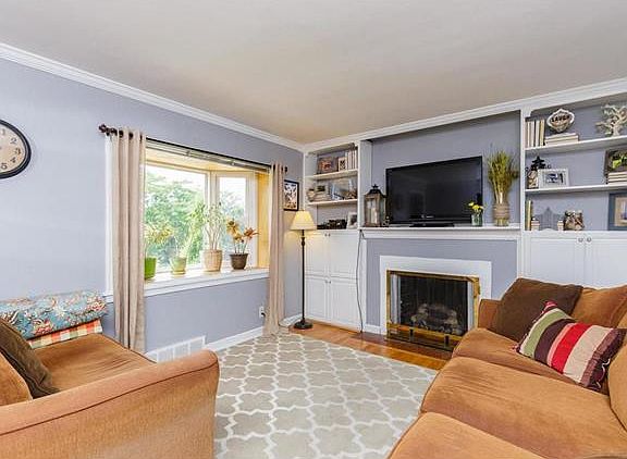 4th image of 5545 Bancroft Ave