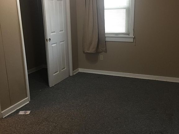 2nd image of 423 Marquis Ave