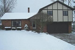 2nd image of 1570 Wheeling Rd