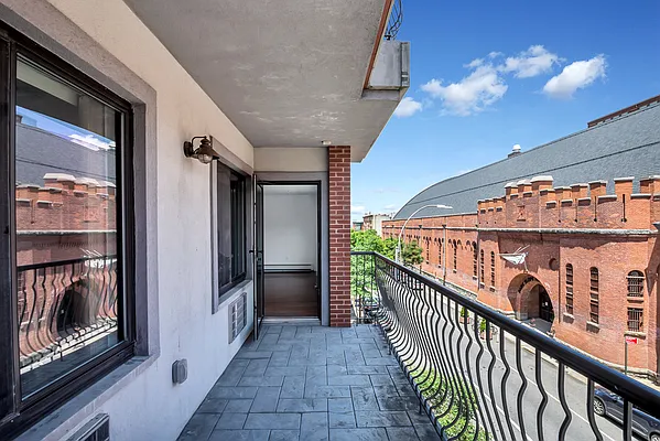 Rented by Compass | media 7