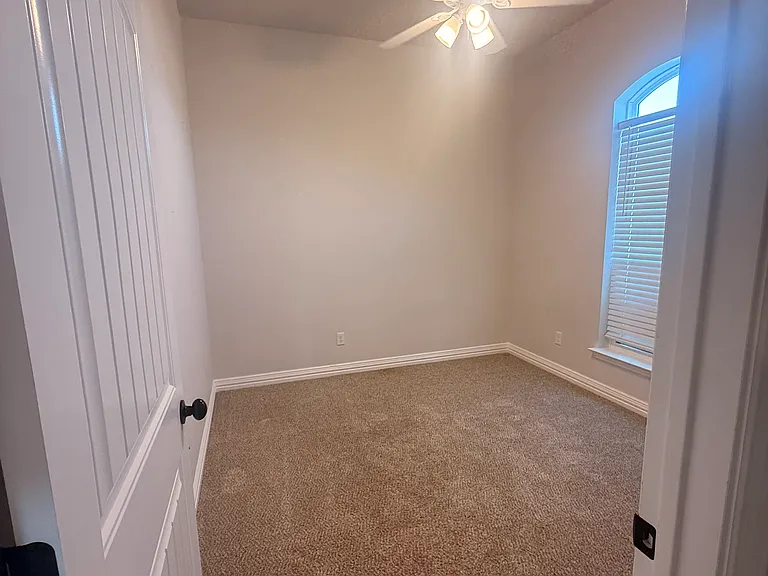 5007 Cy Young Dr — Photo 19