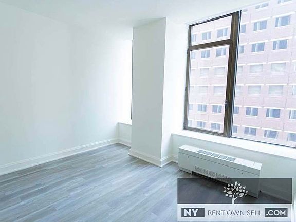 3rd image of 126 Pearl St #18H