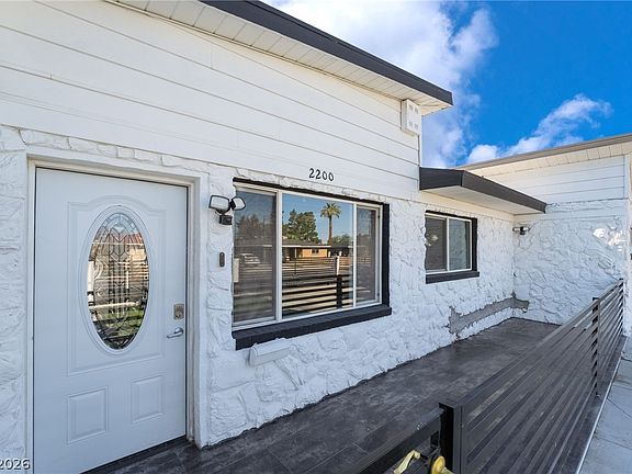 5th image of 2200 Santa Ynez Dr