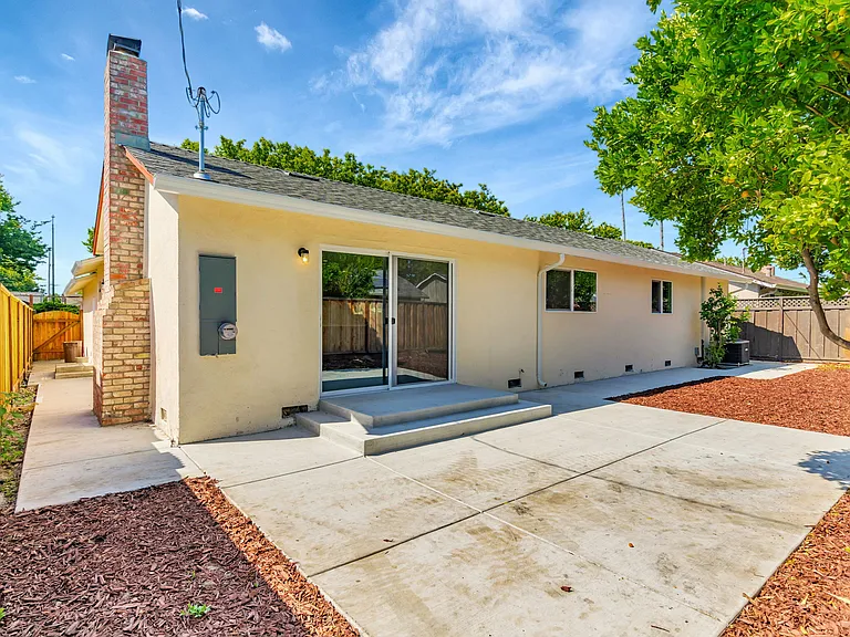 1581 Willowdale Dr — Photo 32